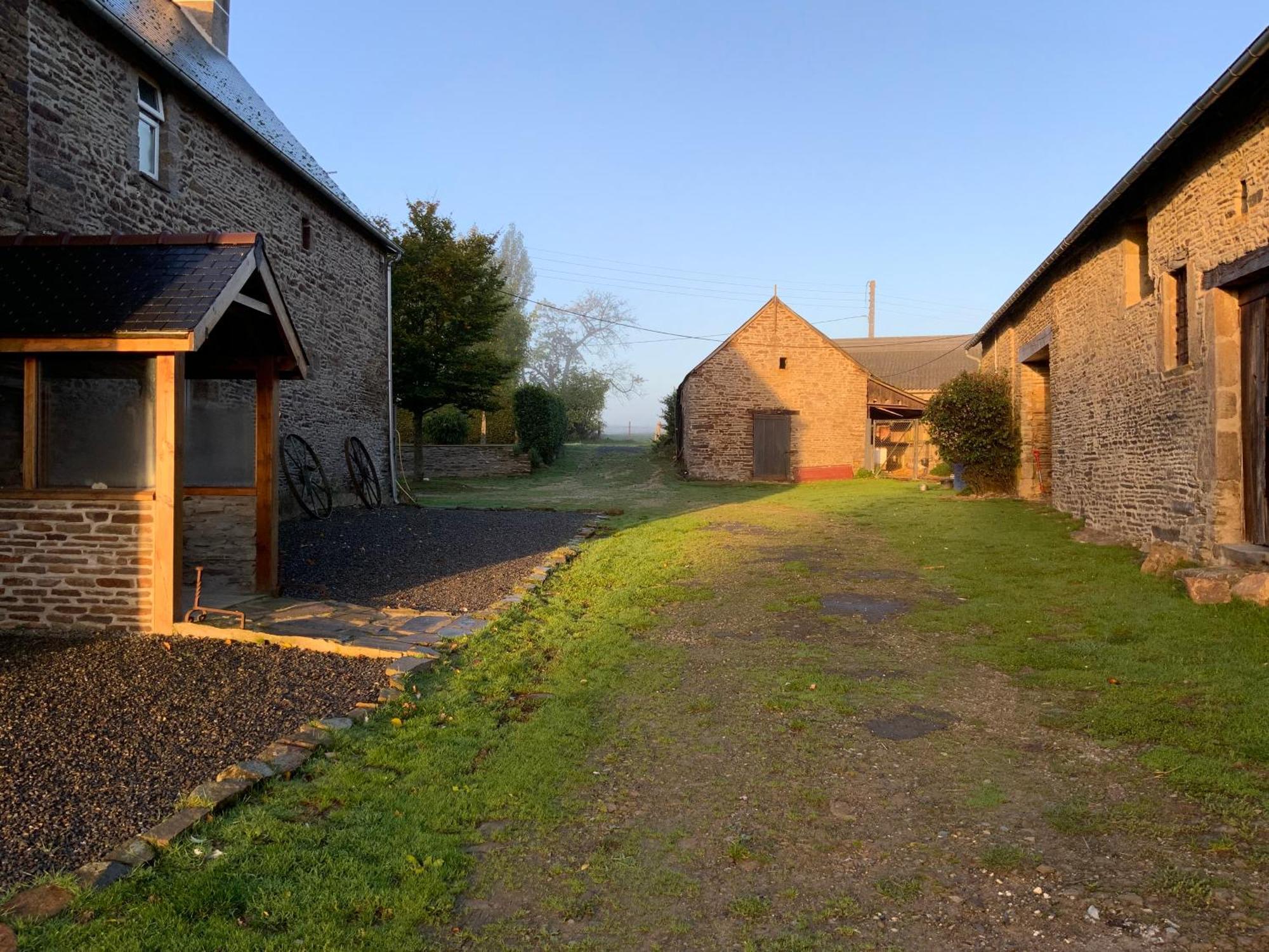 Welcoming And Peaceful Bed And Breakfast Fougerolles-du-Plessis Luaran gambar