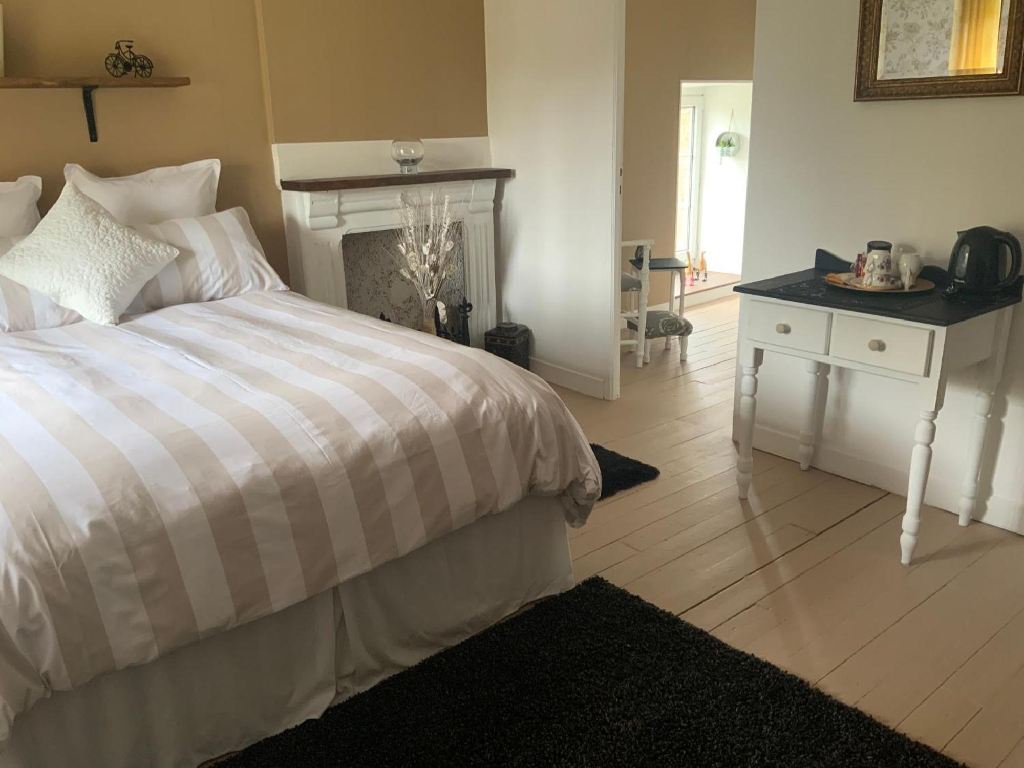 Welcoming And Peaceful Bed And Breakfast Fougerolles-du-Plessis Luaran gambar
